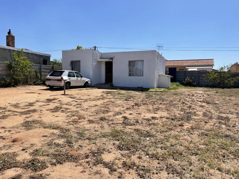 2 Bedroom Property for Sale in Newclair Western Cape